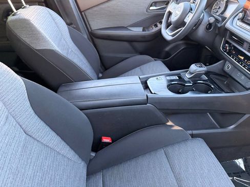 Certified 2023 Nissan Rogue SV FWD image 11