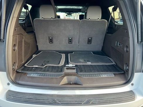 Used 2023 Chevrolet Suburban Z71 w/ Off-Road Capability Package image 6