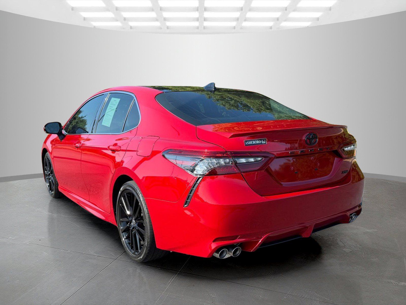 Used 2021 Toyota Camry XSE w/ Navigation Package FWD image 4