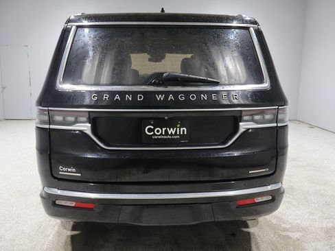Used 2022 Jeep Grand Wagoneer Series III AWD/4WD image 3