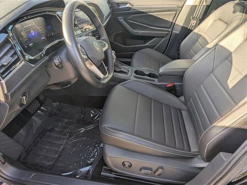 Used 2023 Volkswagen Jetta SE w/ Panoramic Sunroof Package image 16