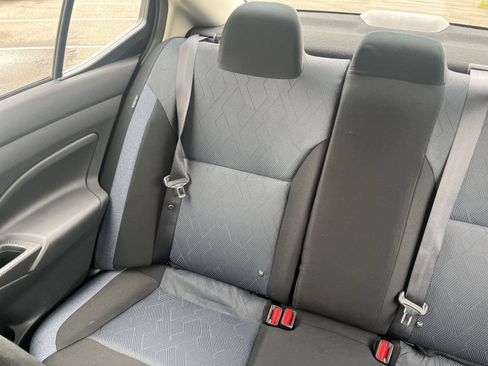 Used 2025 Nissan Versa SV FWD image 38