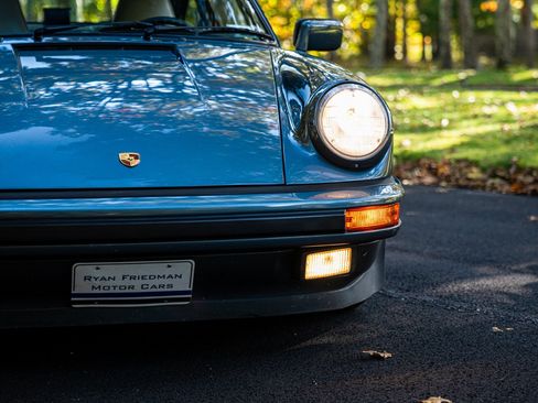 Used 1987 Porsche 911 Carrera RWD image 21