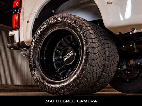 Used 2024 Ford F350 Platinum image 11