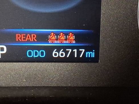 Used 2023 Toyota Corolla SE FWD image 19