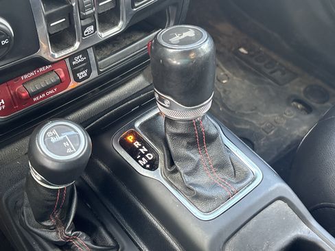 Used 2021 Jeep Wrangler Unlimited Rubicon AWD/4WD image 26