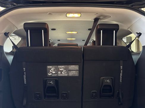 Used 2026 Kia Carnival FWD image 34