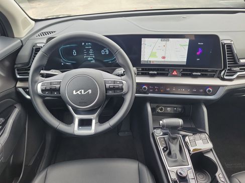 Certified 2025 Kia Sportage EX image 19