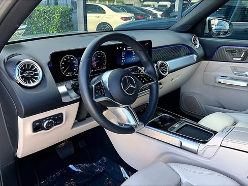 Used 2025 Mercedes-Benz GLB 250 image 17