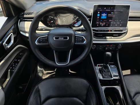 Used 2025 Jeep Compass Limited AWD/4WD image 11