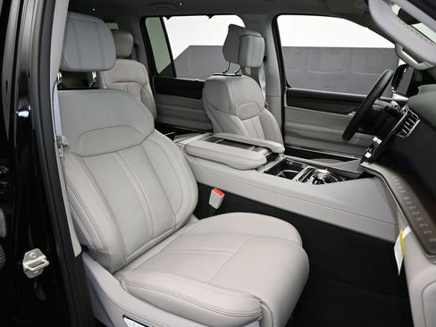 Used 2024 Jeep Grand Wagoneer L Base image 57