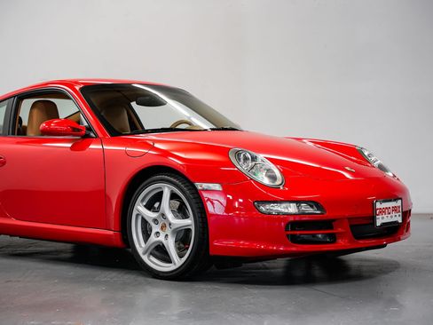 Used 2005 Porsche 911 Carrera RWD image 38