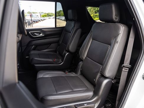 Used 2023 Chevrolet Tahoe Z71 w/ Luxury Package image 32