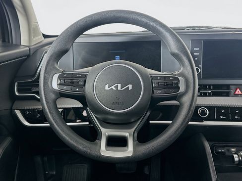 Used 2025 Kia Sportage LX FWD image 17