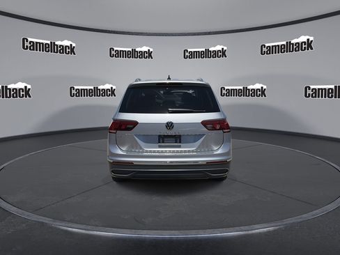 Used 2022 Volkswagen Tiguan SE FWD image 6
