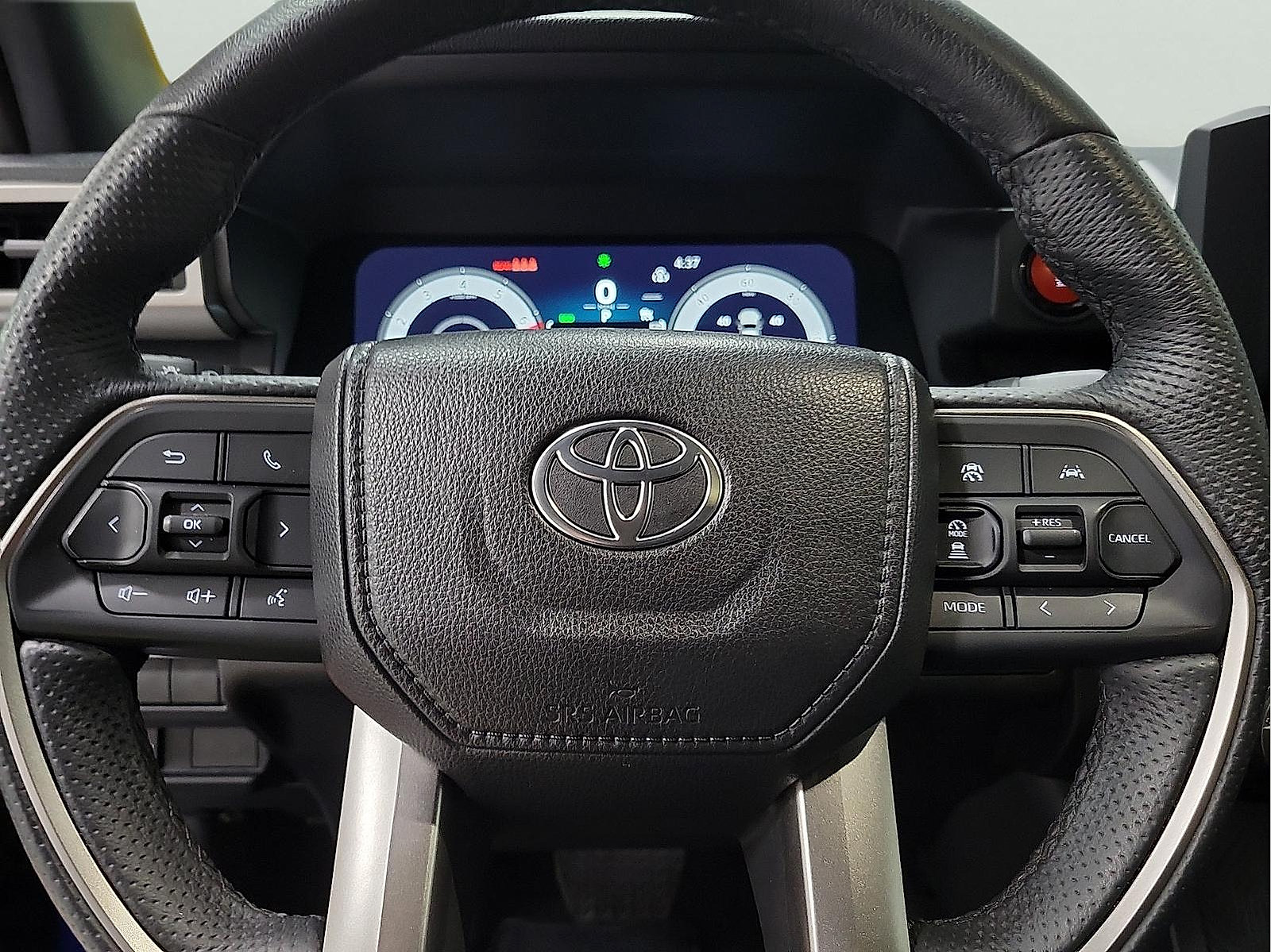Certified 2025 Toyota Tacoma TRD Off-Road AWD/4WD image 16