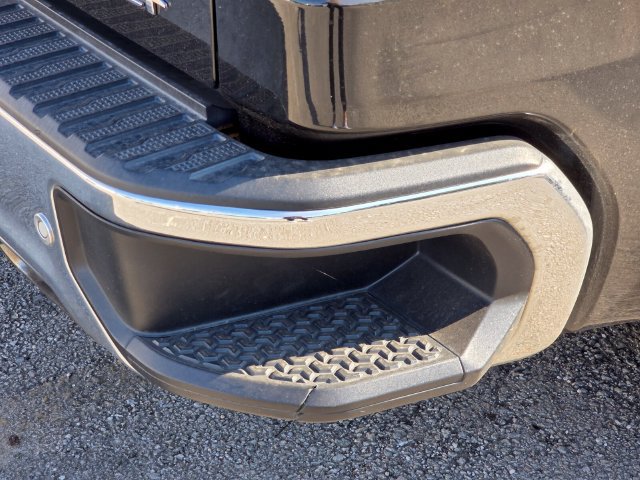 Used 2022 GMC Sierra 1500 SLT AWD/4WD image 11