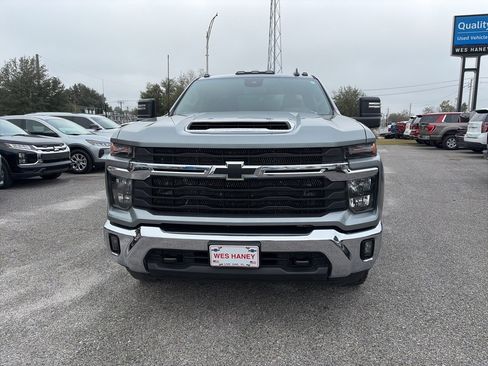 Used 2024 Chevrolet Silverado 3500 LT w/ Convenience Package image 3
