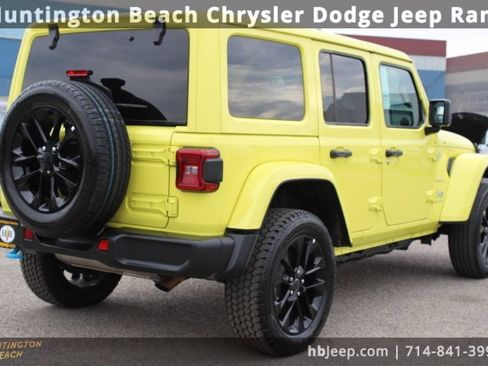 Used 2024 Jeep Wrangler Unlimited Sahara image 5