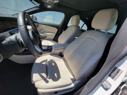 Used 2025 Mercedes-Benz CLA 250 image 17