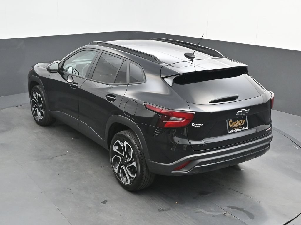 Used 2025 Chevrolet Trax RS w/ Driver Confidence Package FWD image 36