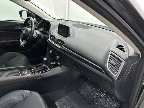 Used 2018 MAZDA MAZDA3 Grand Touring w/ Premium Equipment Package FWD image 27