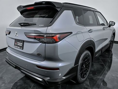 New 2025 Mitsubishi Outlander AWD image 8