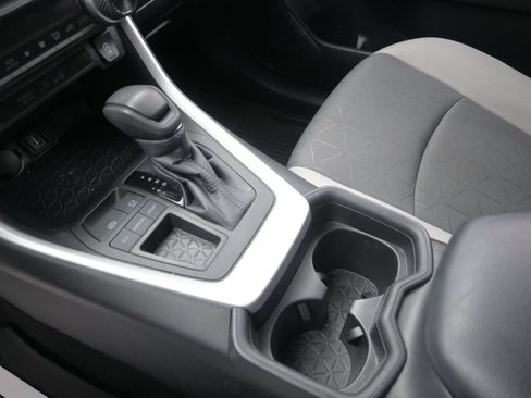 Used 2021 Toyota RAV4 XLE FWD image 15