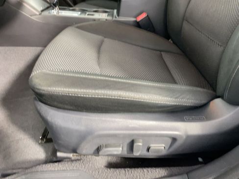 Used 2017 Subaru Outback 2.5i Premium image 11