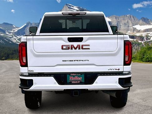 Used 2020 GMC Sierra 2500 AT4 w/ AT4 Premium Package image 4