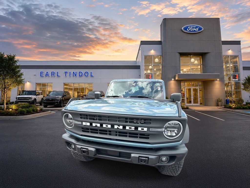 Used 2023 Ford Bronco Black Diamond w/ Sasquatch Package AWD/4WD image 4