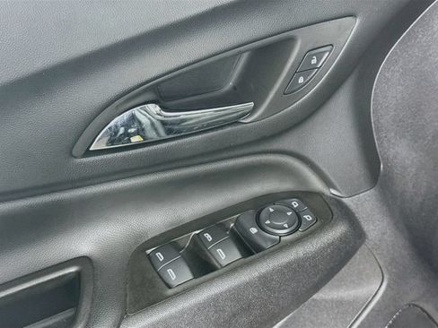 Used 2024 Chevrolet Equinox LT FWD image 18