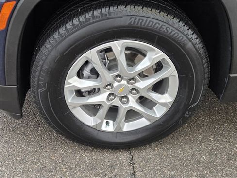 Certified 2022 Chevrolet Traverse LS image 9