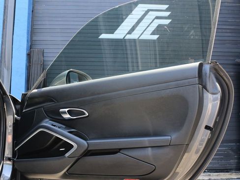 Used 2015 Porsche 911 Carrera image 18