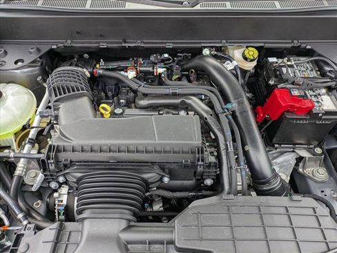 New 2025 Ford Maverick XLT w/ XLT Luxury Package image 16