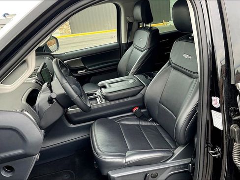 Used 2025 Ford Expedition Max Platinum AWD/4WD image 19