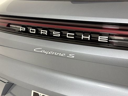 New 2026 Porsche Cayenne S image 37