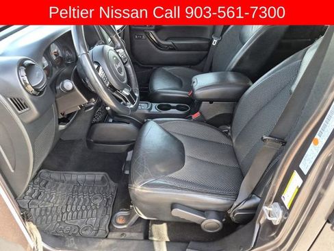 Used 2016 Jeep Wrangler Unlimited Sahara image 16