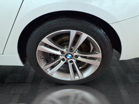 Used 2017 BMW 330i Gran Turismo xDrive image 12