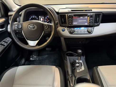 Used 2017 Toyota RAV4 XLE FWD image 39