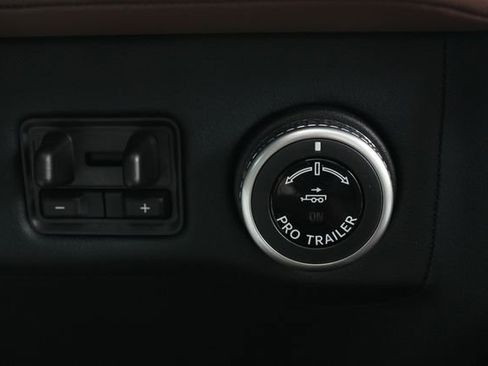 New 2026 Lincoln Navigator Reserve AWD/4WD image 13