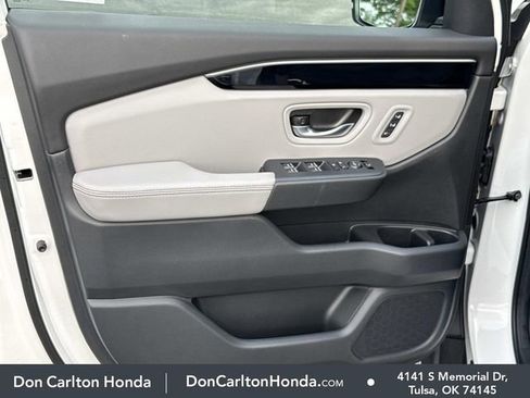 Used 2025 Honda Pilot EX-L image 9