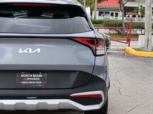 Used 2025 Kia Sportage EX image 15