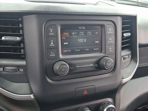 Used 2020 RAM 1500 Big Horn AWD/4WD image 17