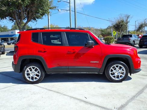 Used 2022 Jeep Renegade Latitude w/ Sun/Sound Group image 13