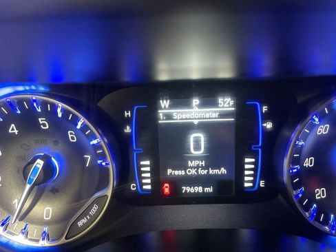 Used 2023 Chrysler Voyager LX FWD image 15
