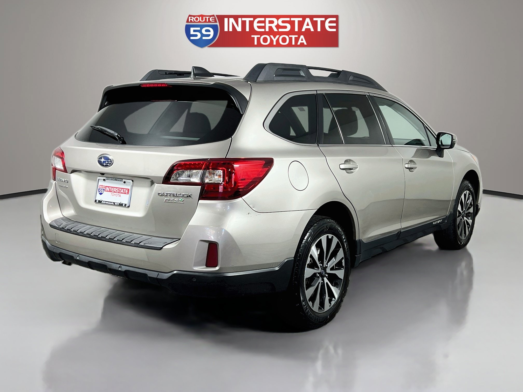 Used 2017 Subaru Outback 2.5i Limited AWD/4WD image 7