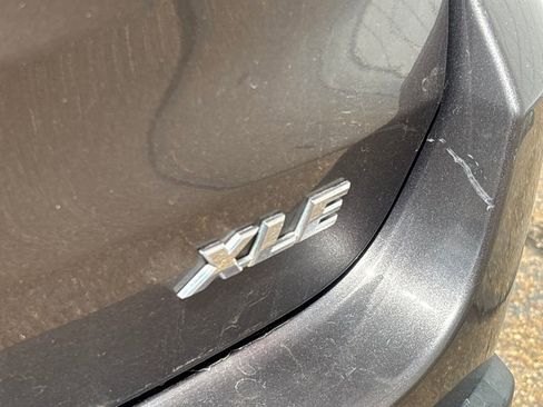 Used 2016 Toyota Highlander XLE image 34