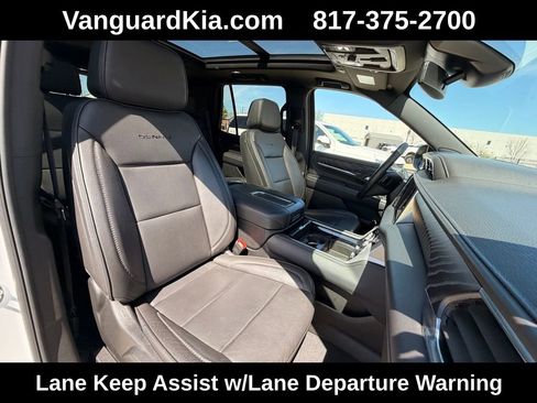Used 2024 GMC Yukon Denali AWD/4WD image 29