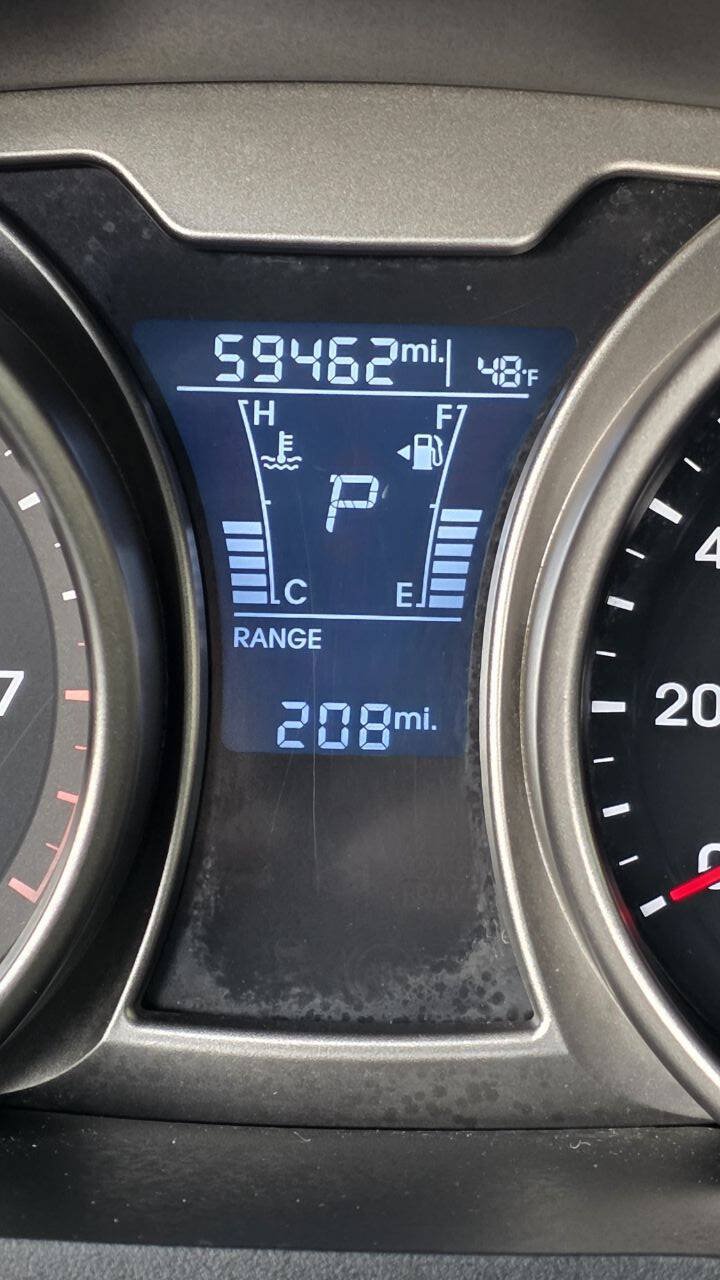 Used 2017 Hyundai Veloster FWD image 14